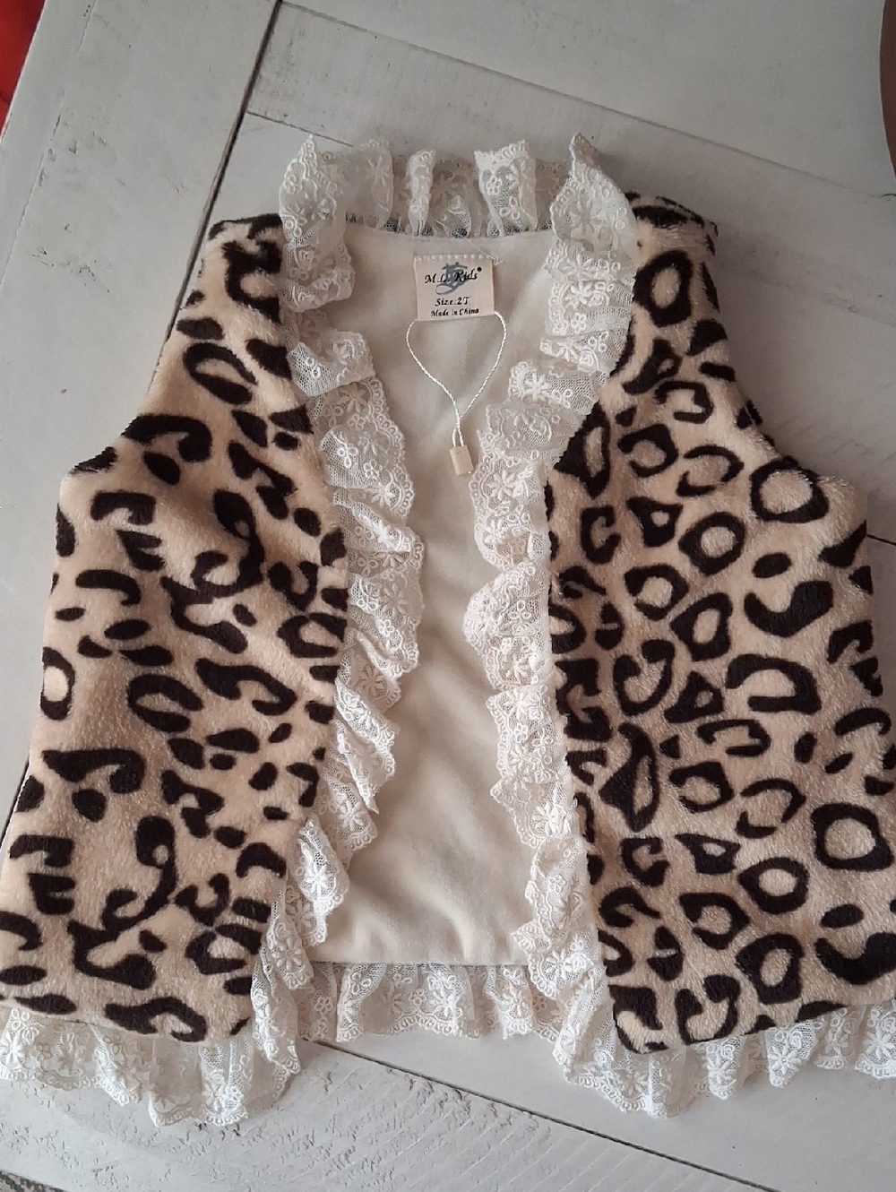 M.L Kids Leopard Print Faux Fur Vest with Lace Trim Size 2T. NEW w/o Tags